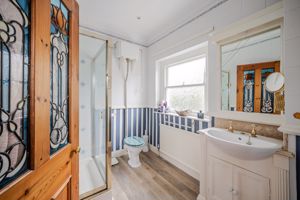 En suite- click for photo gallery